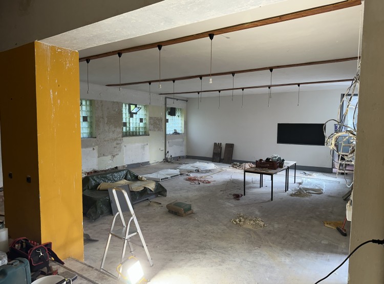 Rekonstrukce oblíbeného sálu Kavárna je v plném proudu
